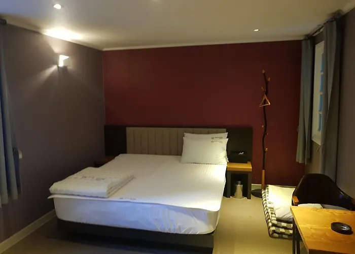 Sunshine Motel